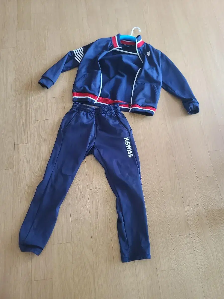 K swiss deals sweatsuit